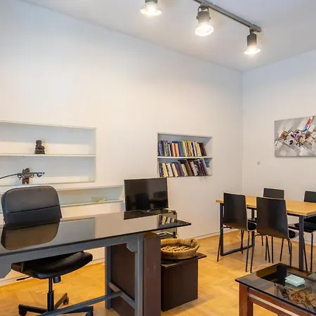 Charming And Renovated Flat In The Heart Of Daire Atina