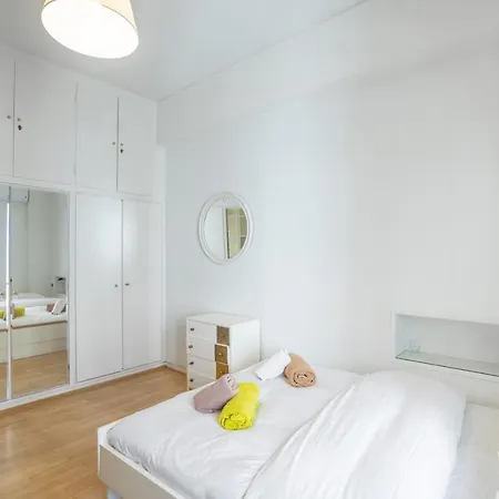 Charming And Renovated Flat In The Heart Of Atina